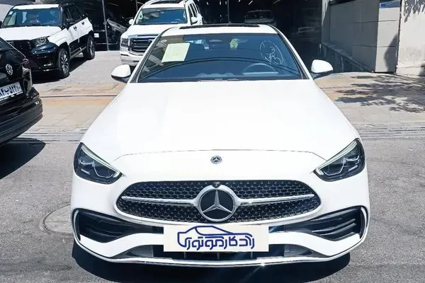 مرسدس‌بنز سی ۲۰۰ لانگ، سفید